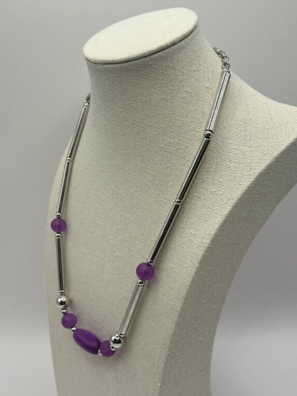 Sarah Coventry Silver Tone Necklace Purple Beads Vintage Mod Style Adjustable - Picture 7 of 9
